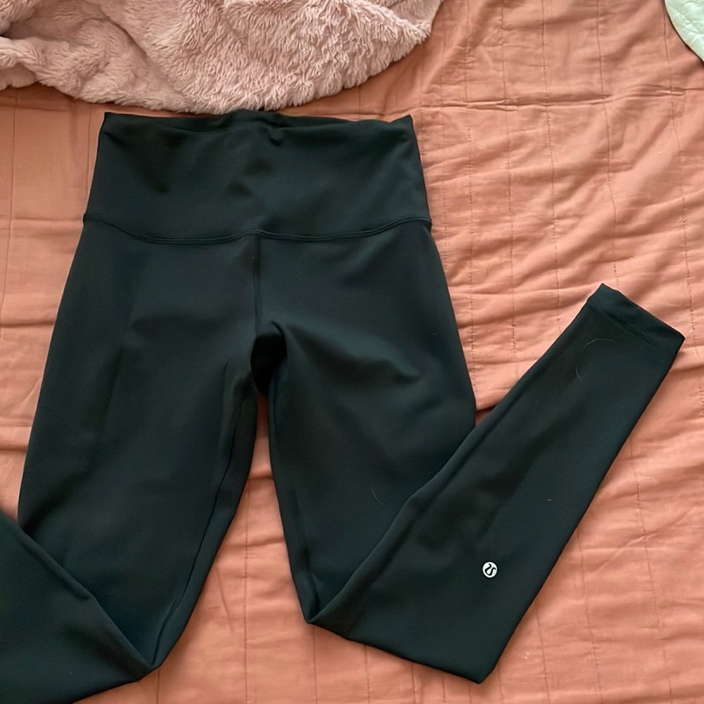 Brand new lululemon leggings work only 2 times.